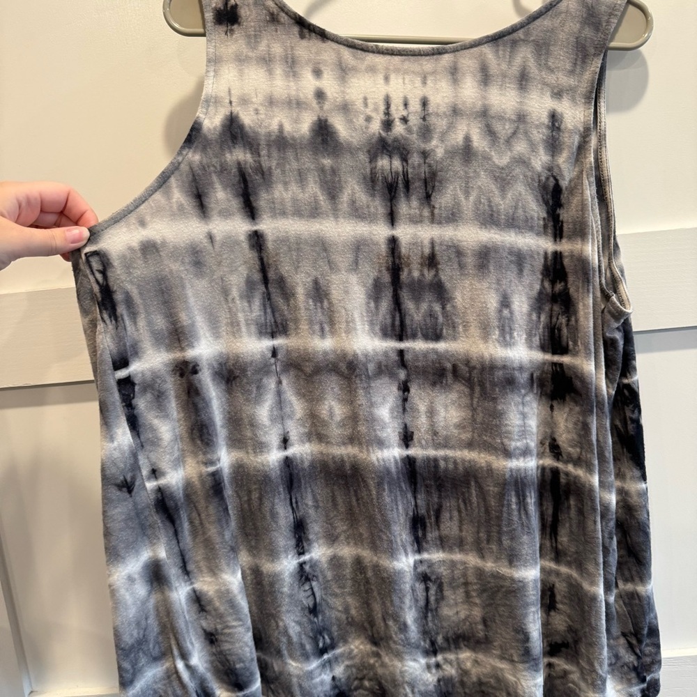 Torrid Black and Gray Tie-Dye Tank Top - Picture 2 of 8